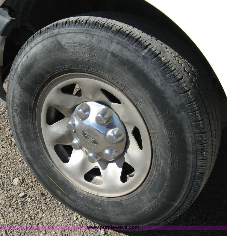 image for item 8001 1999 Ford F250 XL pickup truck