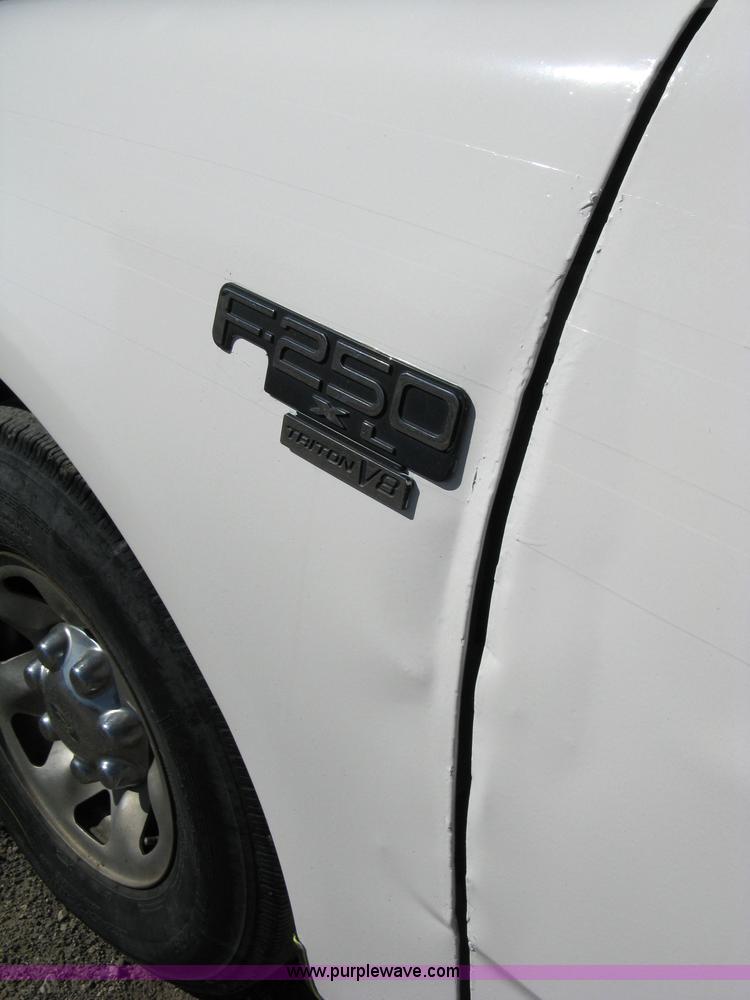 image for item 8001 1999 Ford F250 XL pickup truck