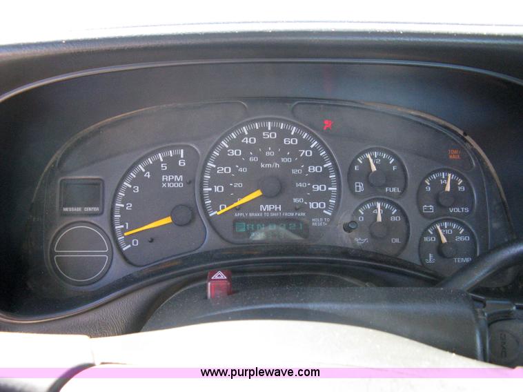 image for item 8002 2000 GMC Sierra C2500 SL pickup truck