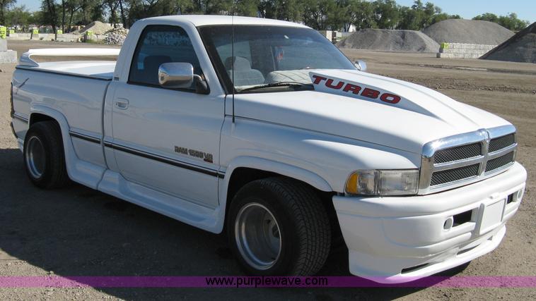 image for item 8025 1995 Dodge Ram 1500 pickup truck