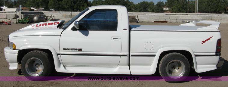 image for item 8025 1995 Dodge Ram 1500 pickup truck