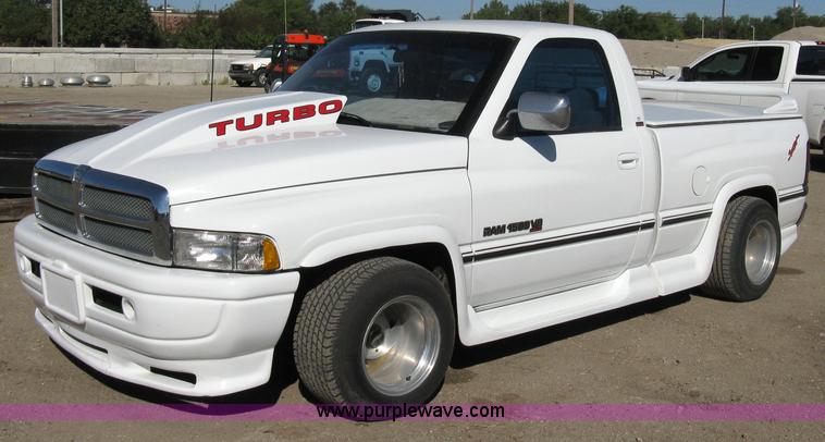 image for item 8025 1995 Dodge Ram 1500 pickup truck