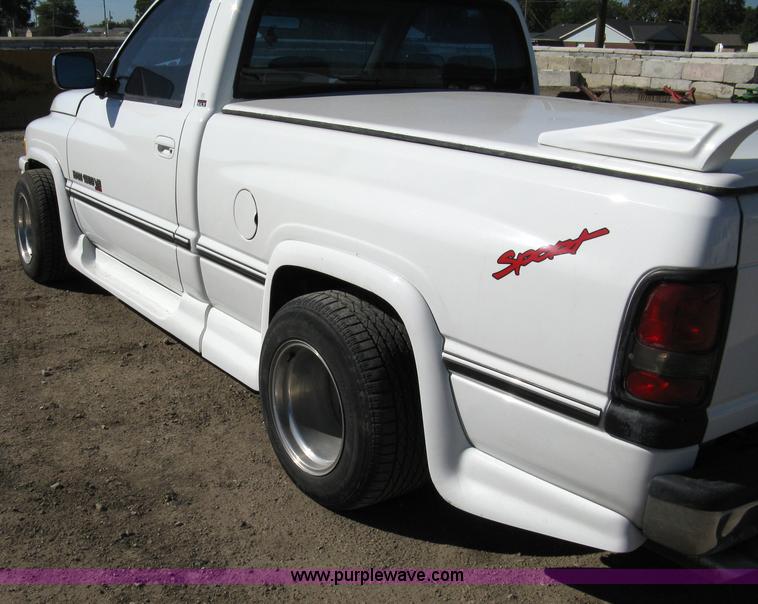 image for item 8025 1995 Dodge Ram 1500 pickup truck