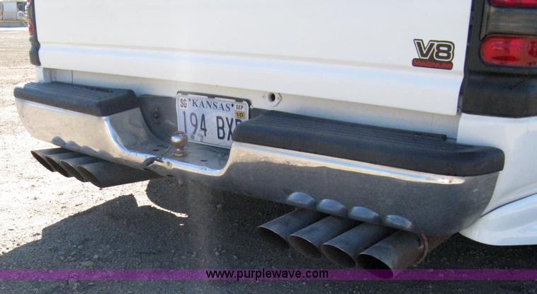 image for item 8025 1995 Dodge Ram 1500 pickup truck