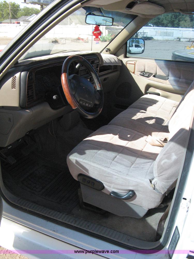 image for item 8025 1995 Dodge Ram 1500 pickup truck