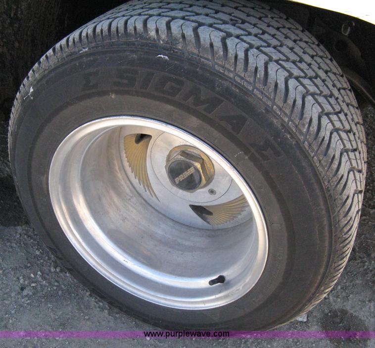 image for item 8025 1995 Dodge Ram 1500 pickup truck