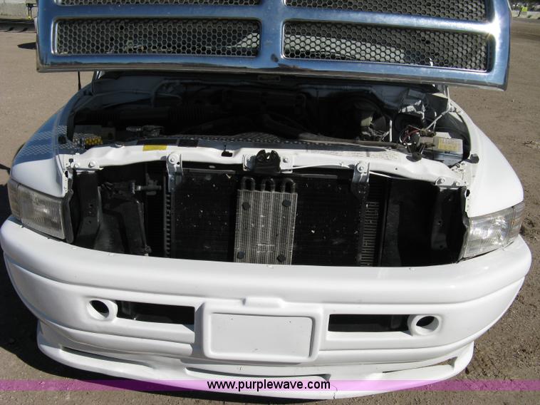 image for item 8025 1995 Dodge Ram 1500 pickup truck