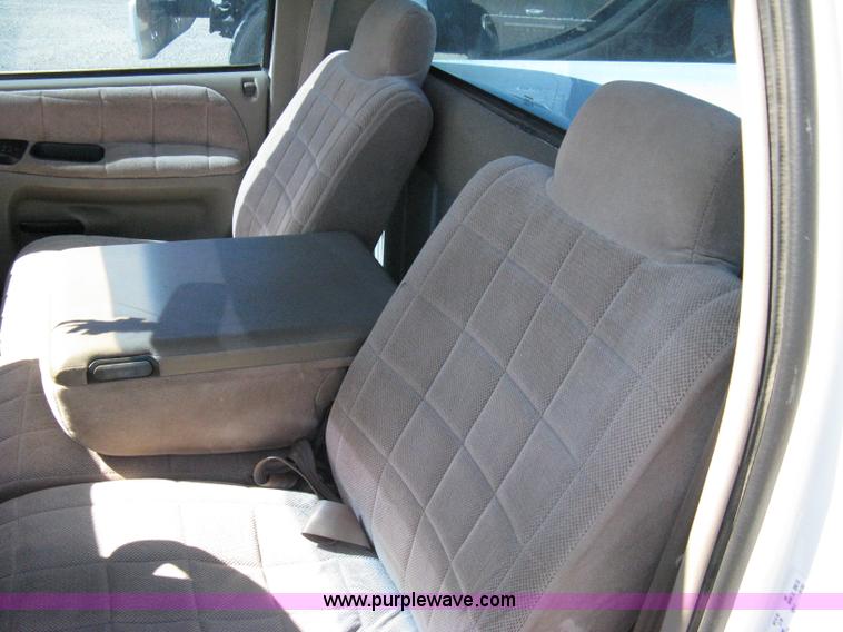 image for item 8025 1995 Dodge Ram 1500 pickup truck