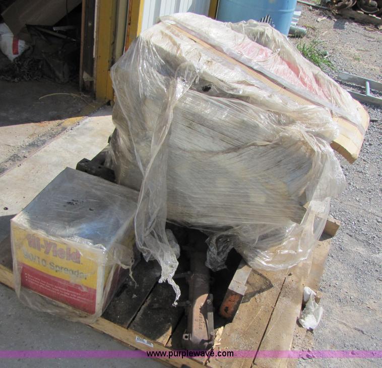 image for item 3450 Rebuilt Caterpillar 3208 V8 250hp diesel engine