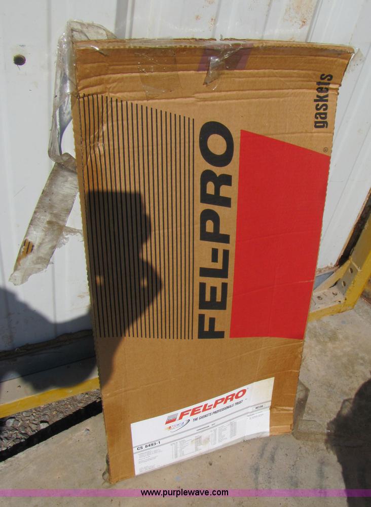 image for item 3450 Rebuilt Caterpillar 3208 V8 250hp diesel engine