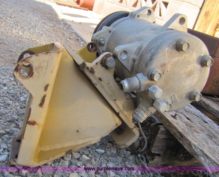 image for item 3450 Rebuilt Caterpillar 3208 V8 250hp diesel engine