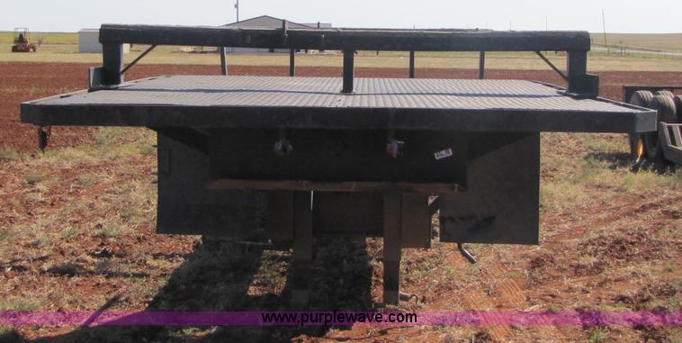 image for item 3451 1982 Jantz 48' expandable combine trailer