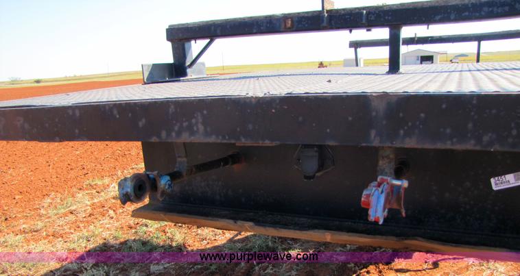 image for item 3451 1982 Jantz 48' expandable combine trailer