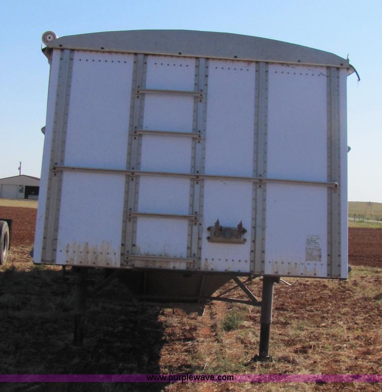 image for item 3453 1982 Merritt 42' hopper trailer