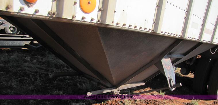 image for item 3453 1982 Merritt 42' hopper trailer