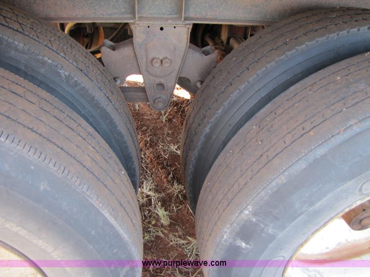 image for item 3453 1982 Merritt 42' hopper trailer