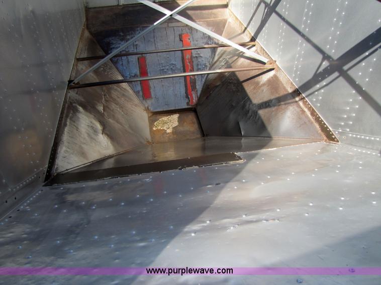 image for item 3453 1982 Merritt 42' hopper trailer