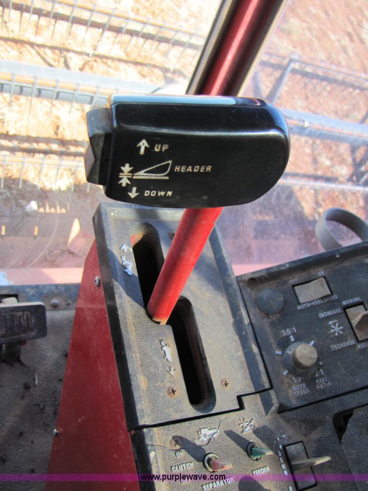 image for item 3455 1984 International 1480 combine