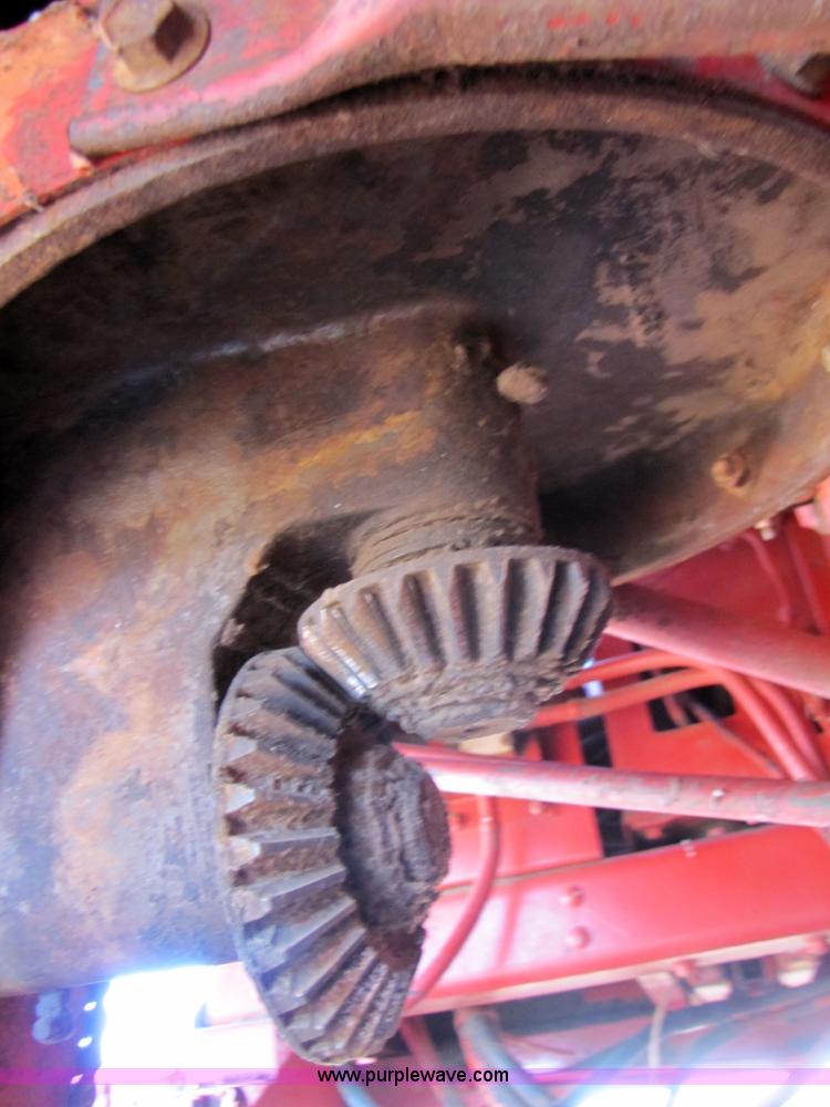 image for item 3455 1984 International 1480 combine