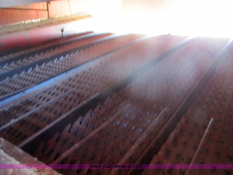 image for item 3455 1984 International 1480 combine