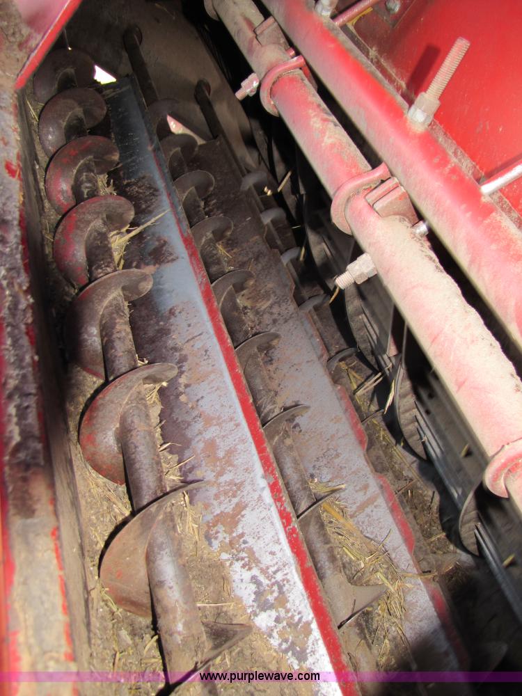 image for item 3455 1984 International 1480 combine