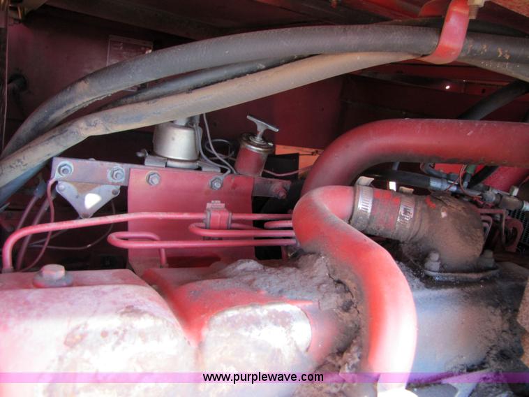 image for item 3455 1984 International 1480 combine