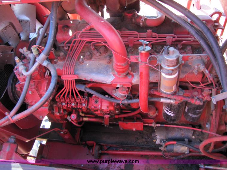 image for item 3455 1984 International 1480 combine