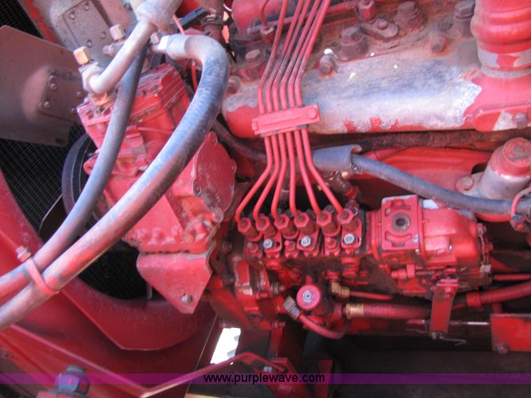 image for item 3455 1984 International 1480 combine