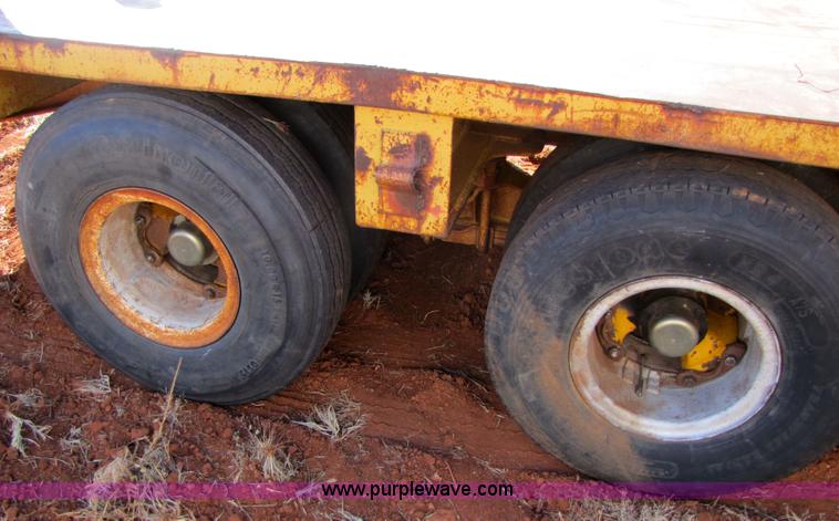 image for item 3456 1969 Freuhauf 825FLS 42' dropdeck trailer