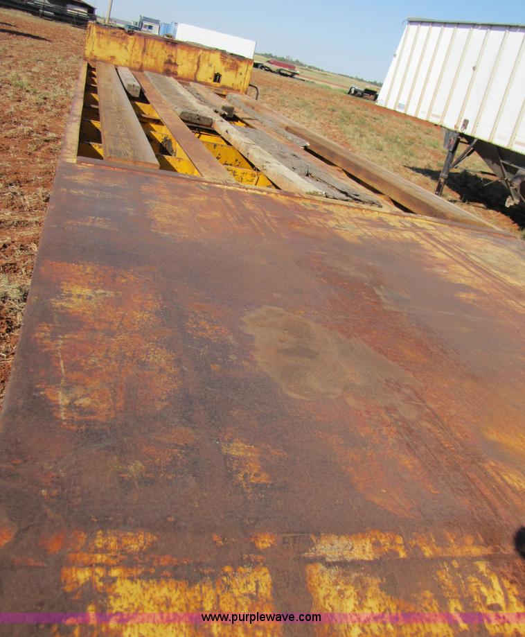 image for item 3456 1969 Freuhauf 825FLS 42' dropdeck trailer