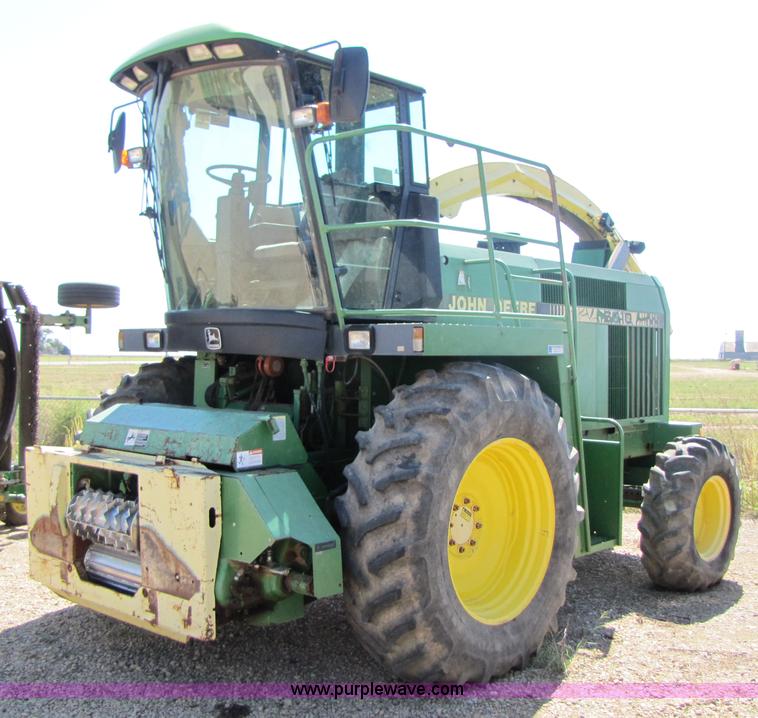 image for item 3458 1997 John Deere 6910 forage harvester