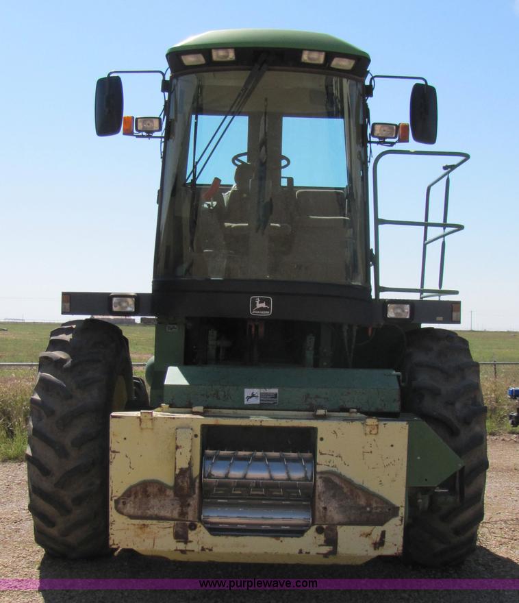 image for item 3458 1997 John Deere 6910 forage harvester