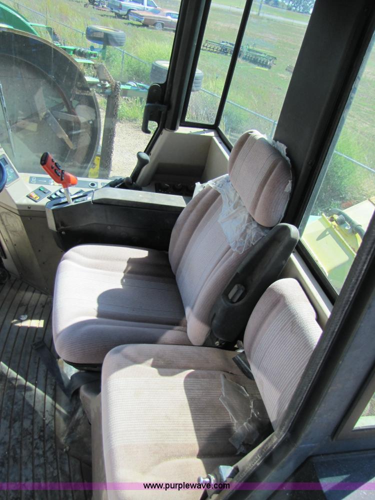 image for item 3458 1997 John Deere 6910 forage harvester