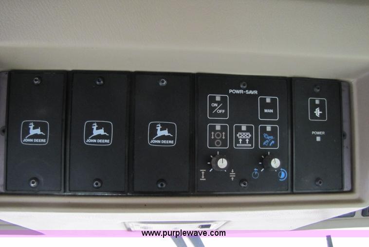 image for item 3458 1997 John Deere 6910 forage harvester