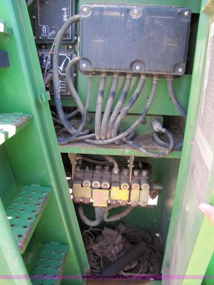 image for item 3458 1997 John Deere 6910 forage harvester