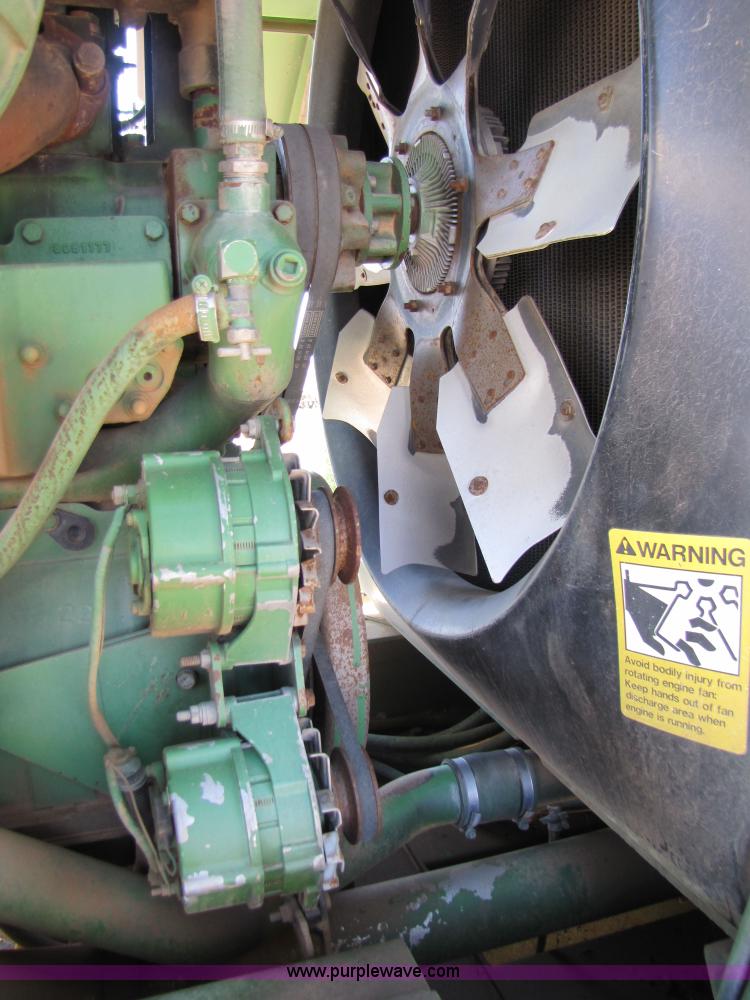 image for item 3458 1997 John Deere 6910 forage harvester