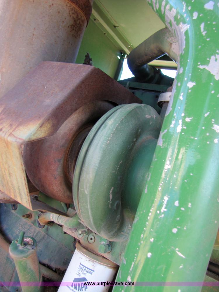 image for item 3458 1997 John Deere 6910 forage harvester