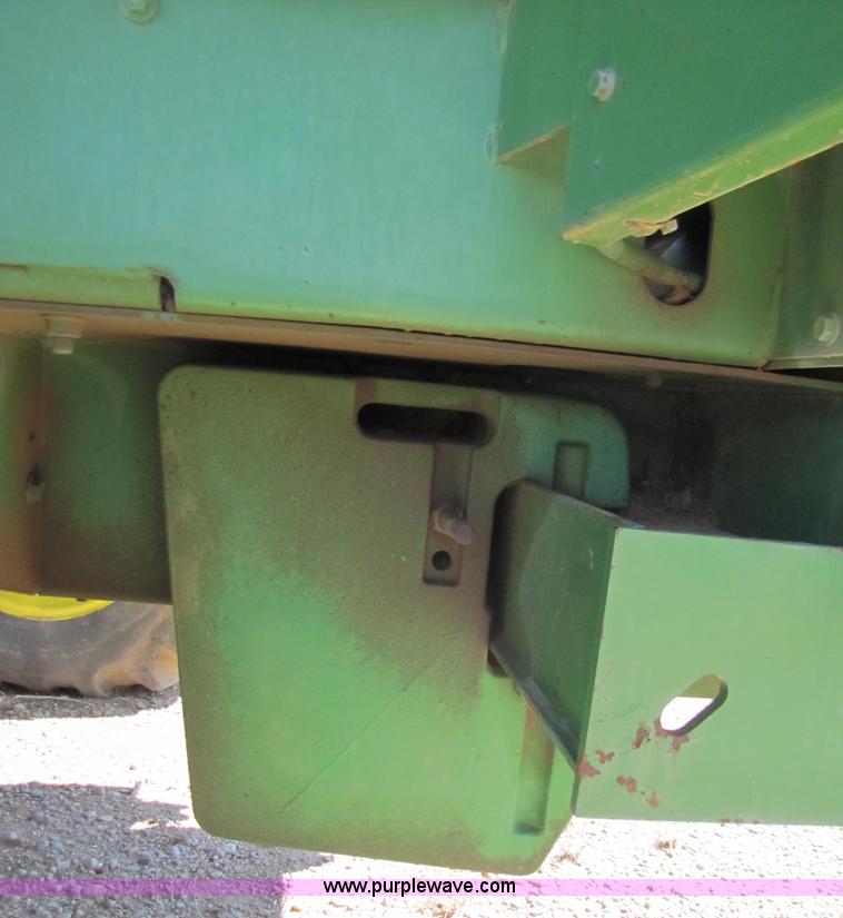 image for item 3458 1997 John Deere 6910 forage harvester