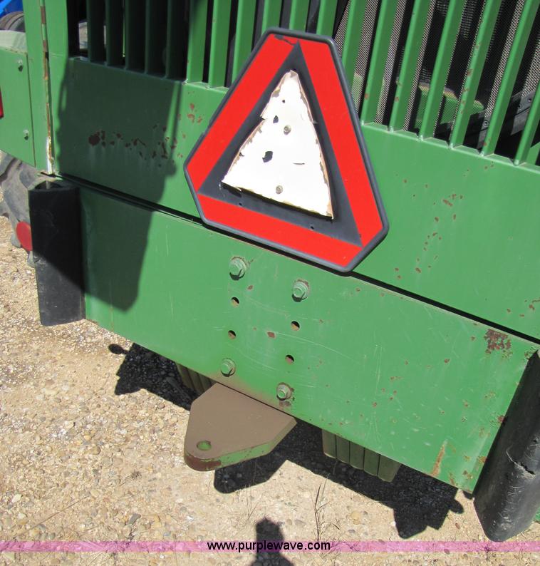 image for item 3458 1997 John Deere 6910 forage harvester