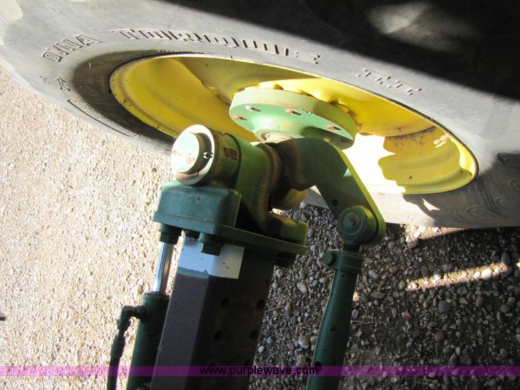 image for item 3458 1997 John Deere 6910 forage harvester