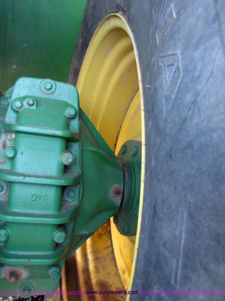 image for item 3458 1997 John Deere 6910 forage harvester