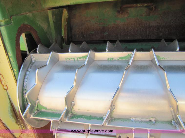 image for item 3458 1997 John Deere 6910 forage harvester