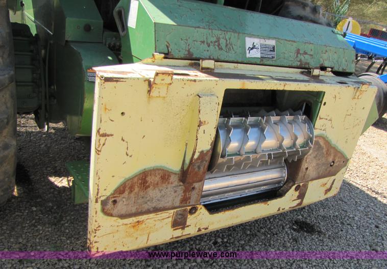 image for item 3458 1997 John Deere 6910 forage harvester