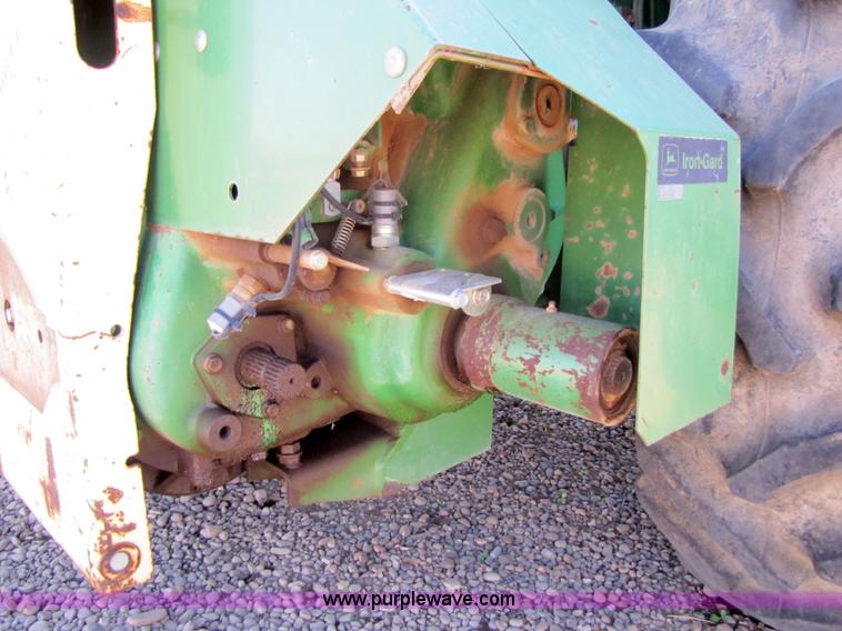 image for item 3458 1997 John Deere 6910 forage harvester