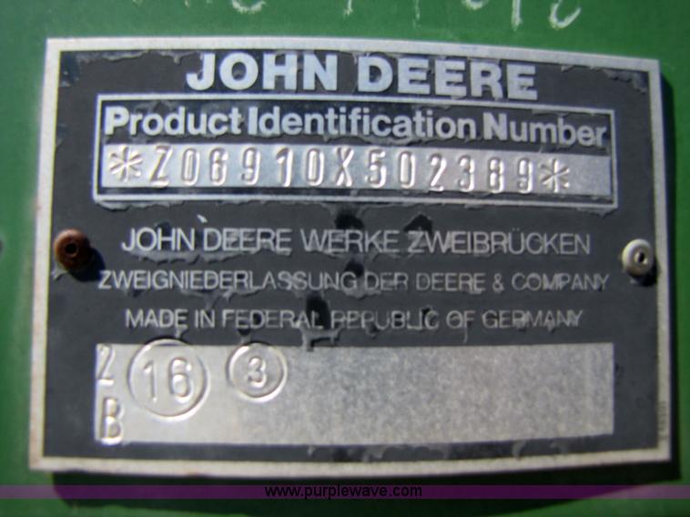 image for item 3458 1997 John Deere 6910 forage harvester