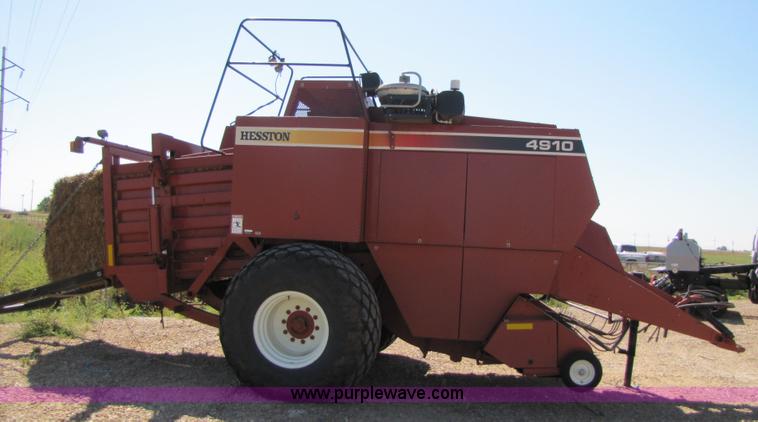 image for item 3459 2003 Hesston 4910 square baler