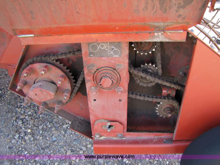 image for item 3459 2003 Hesston 4910 square baler