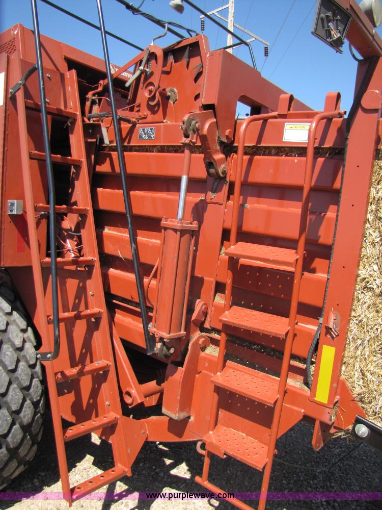 image for item 3459 2003 Hesston 4910 square baler