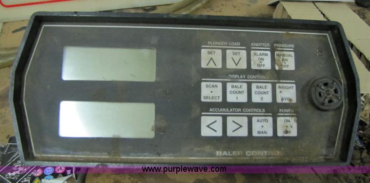 image for item 3459 2003 Hesston 4910 square baler