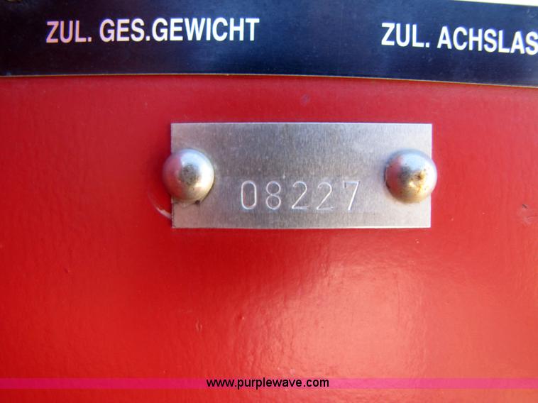 image for item 3460 2006 Trioliet 2-2400L Solomix vertical mixer